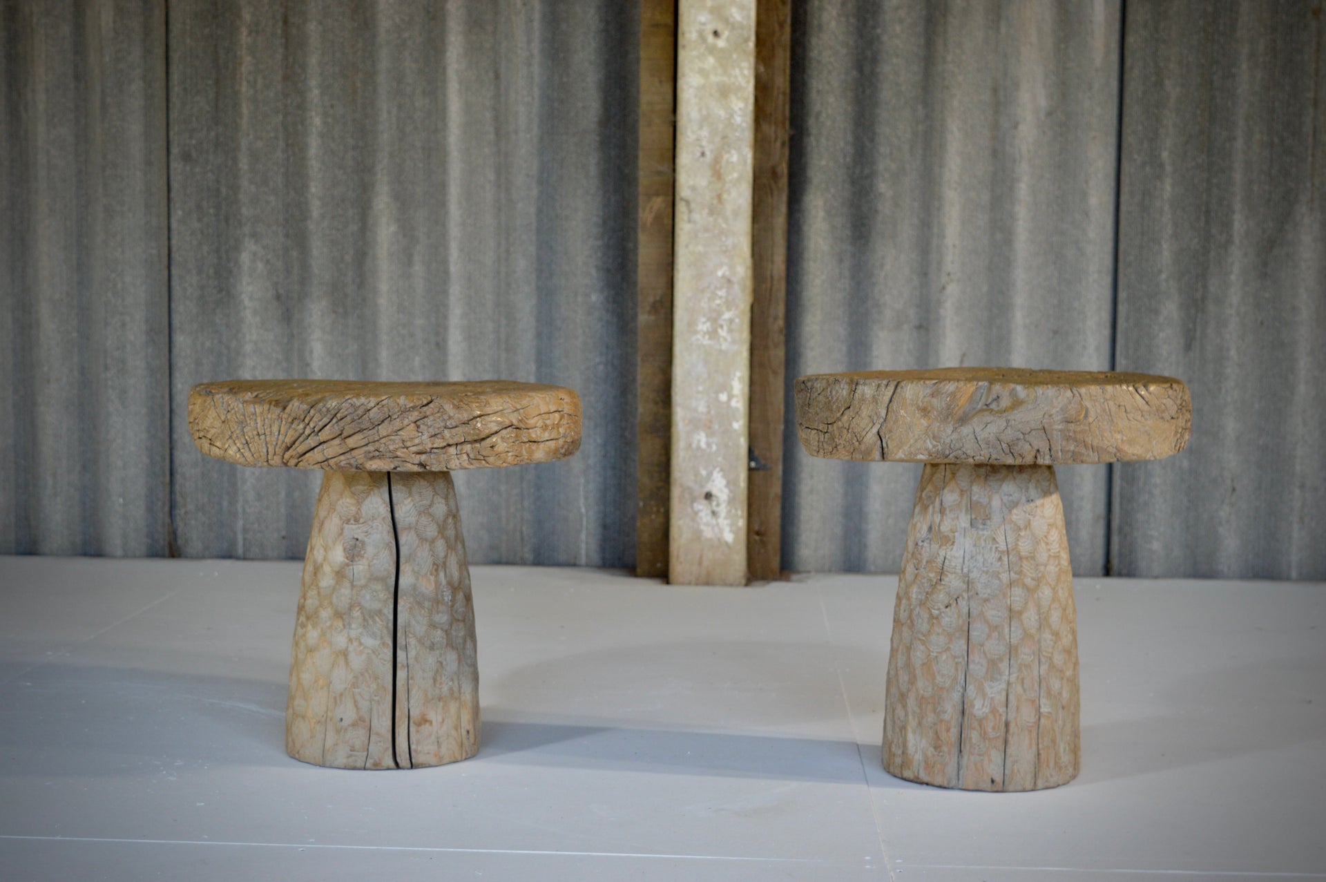 Set of two lamp tables